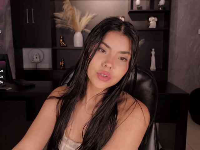 MiaLaurence