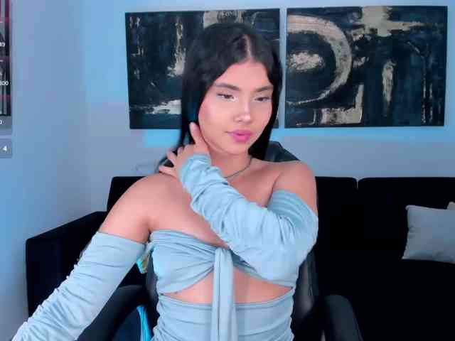 MiaLaurence