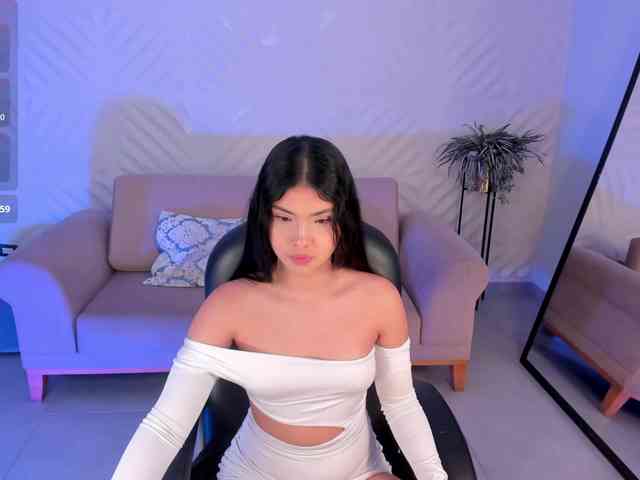MiaLaurence