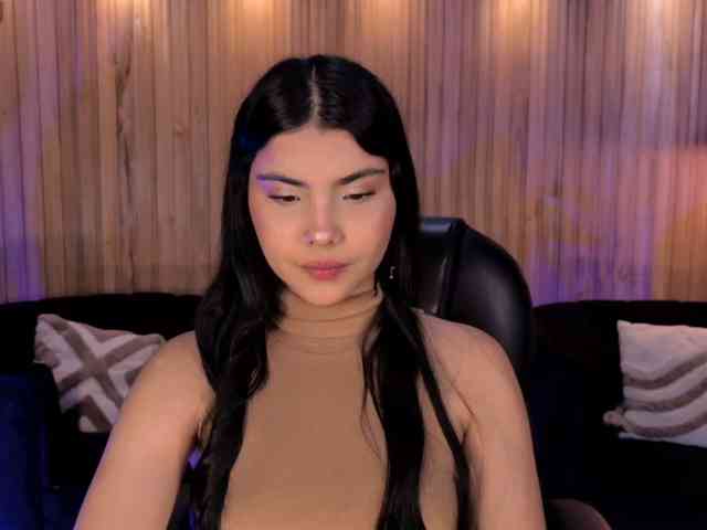 MiaLaurence