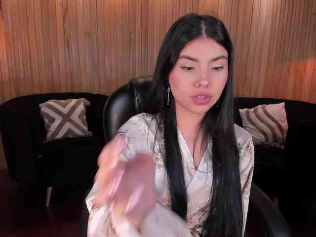 MiaLaurence