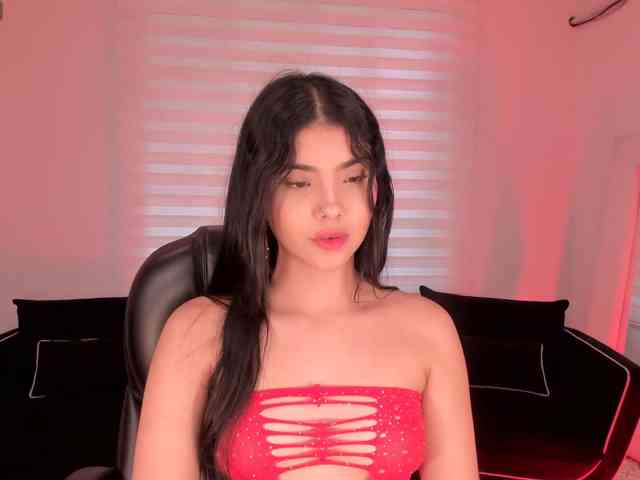 MiaLaurence