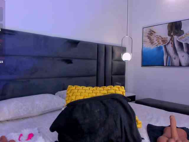 MiaLaurence