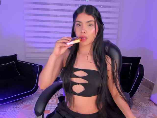 MiaLaurence