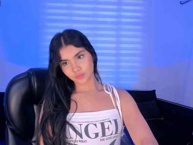 MiaLaurence