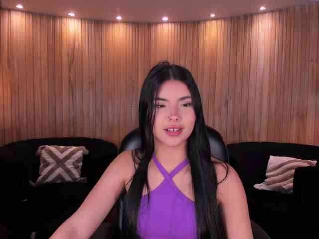 MiaLaurence