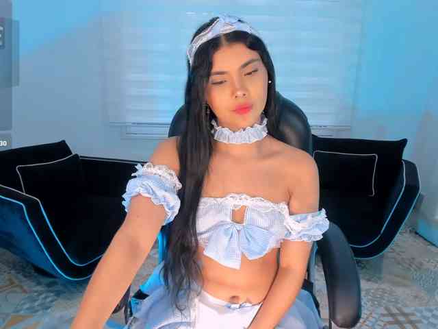MiaLaurence
