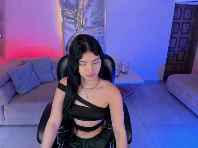 MiaLaurence