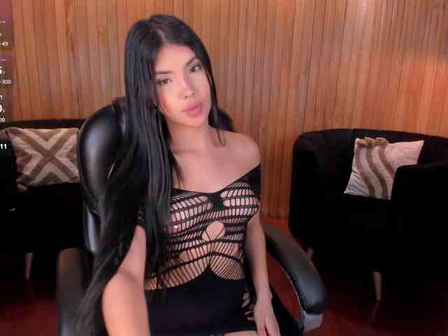 MiaLaurence