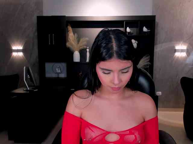 MiaLaurence