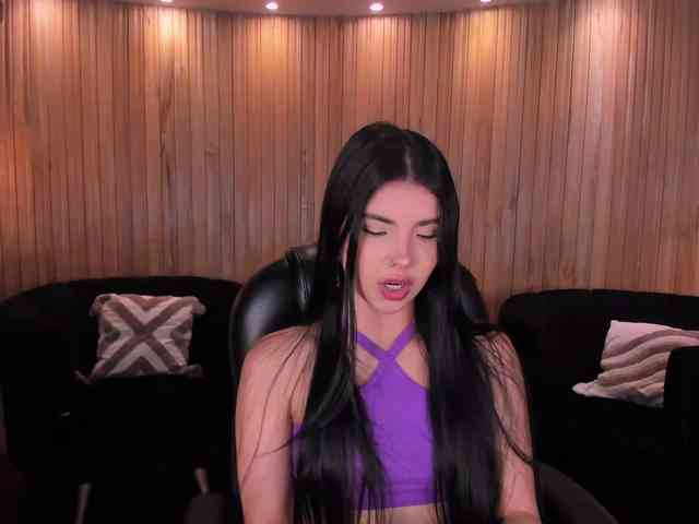 MiaLaurence MiaLaurence