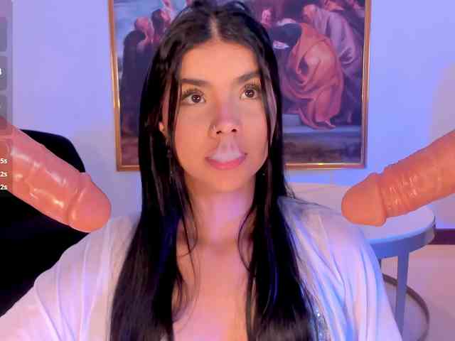 MiaLaurence