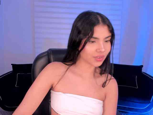 MiaLaurence