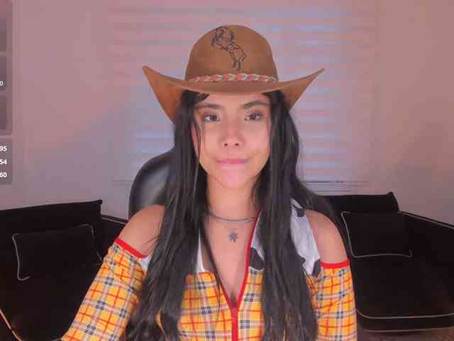 MiaLaurence