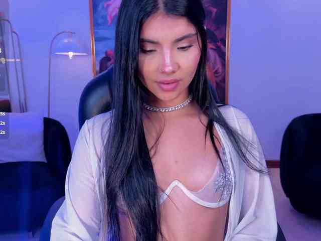 MiaLaurence