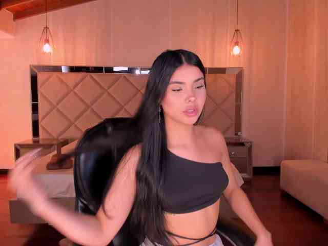 MiaLaurence