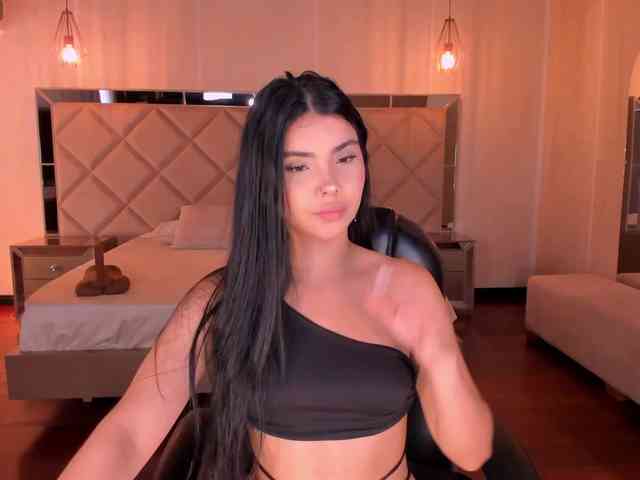 MiaLaurence