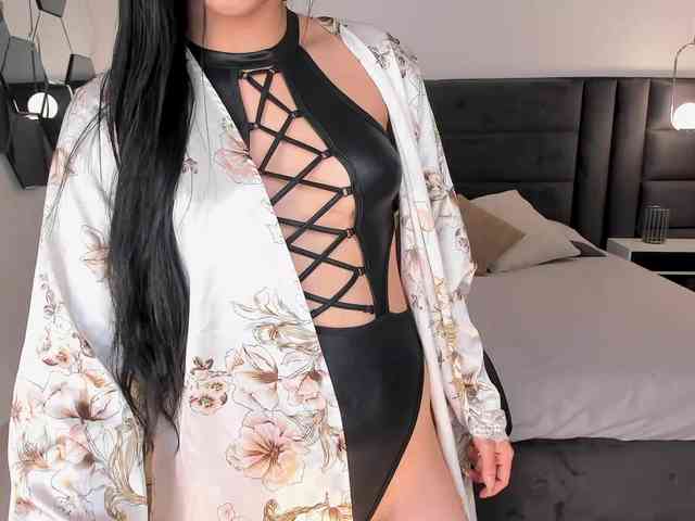 MiaLaurence