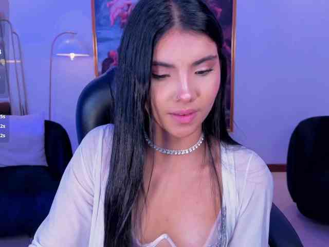 MiaLaurence MiaLaurence