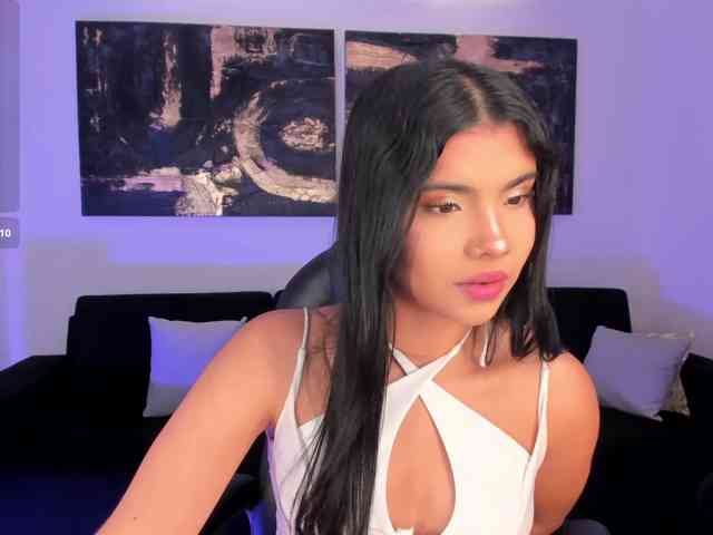 MiaLaurence