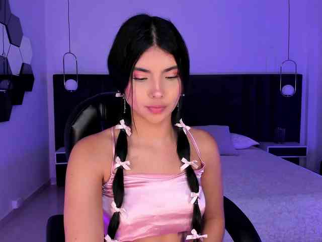 MiaLaurence