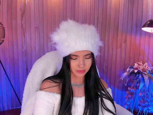 MiaLaurence