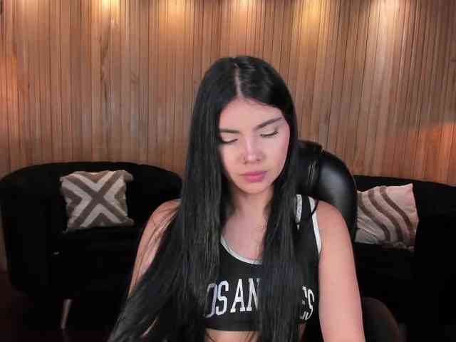 MiaLaurence