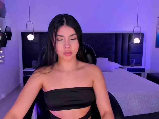 MiaLaurence
