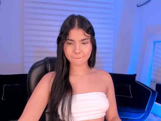 MiaLaurence