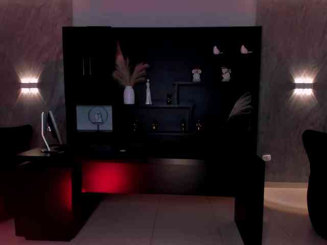MiaLaurence