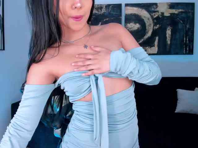 MiaLaurence