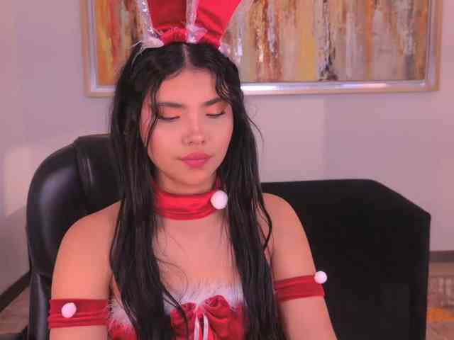 MiaLaurence