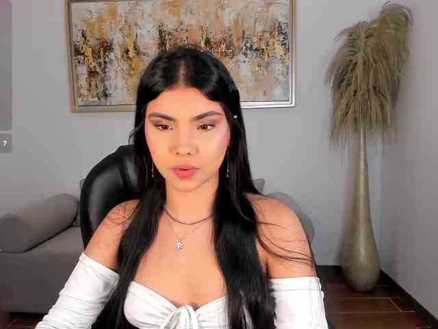 MiaLaurence