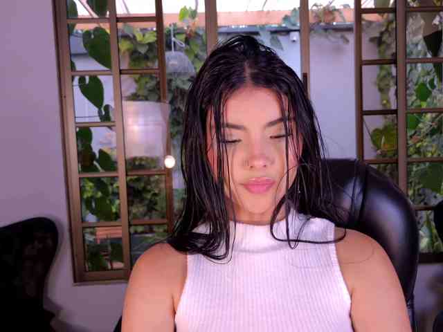 MiaLaurence