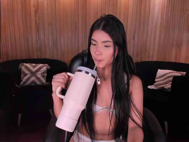MiaLaurence