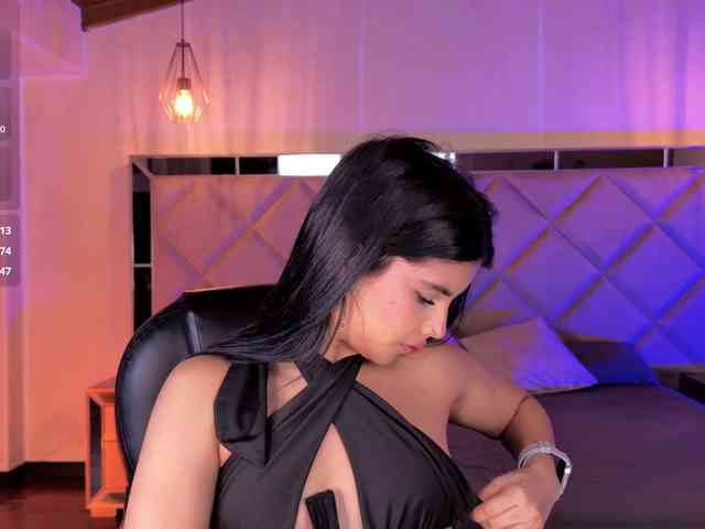 MiaLaurence