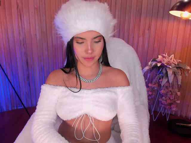 MiaLaurence