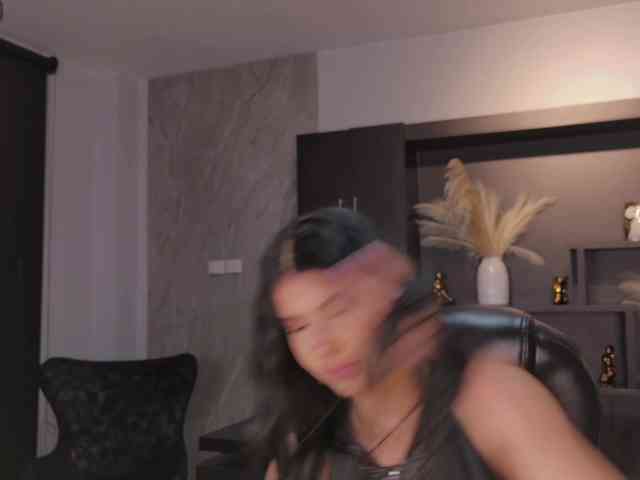 MiaLaurence