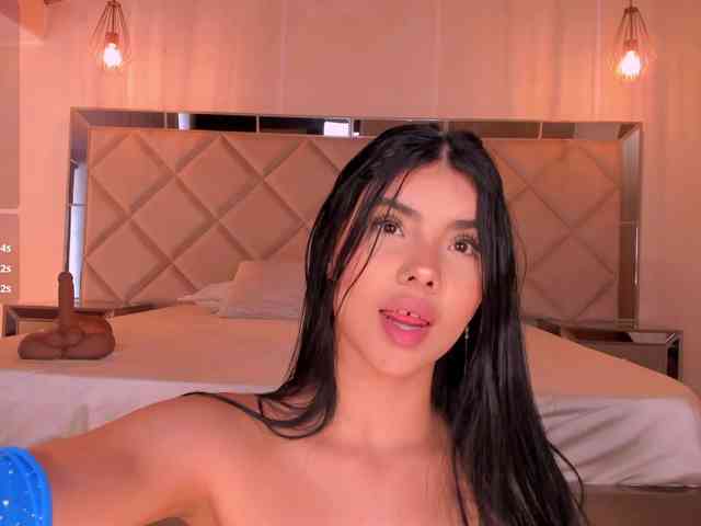 MiaLaurence