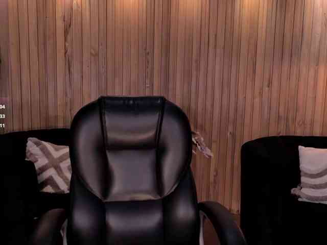 MiaLaurence