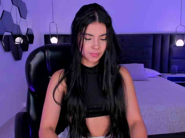 MiaLaurence