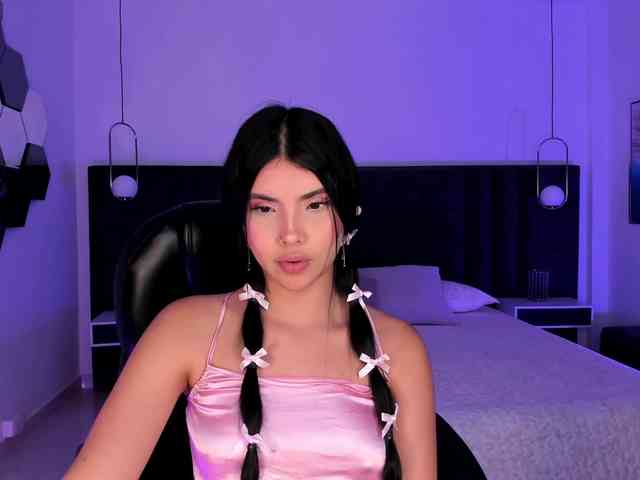 MiaLaurence