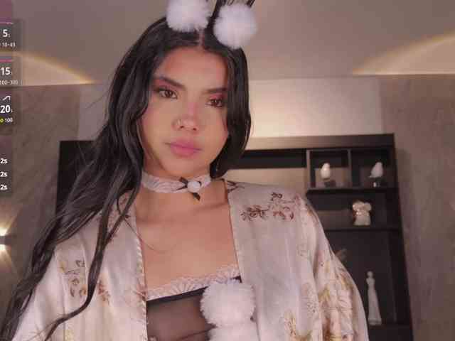 MiaLaurence