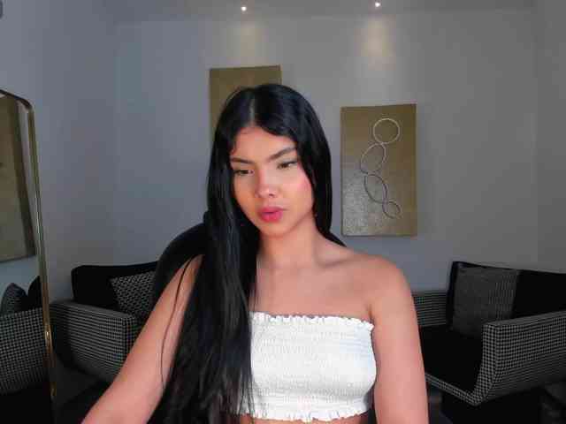 MiaLaurence