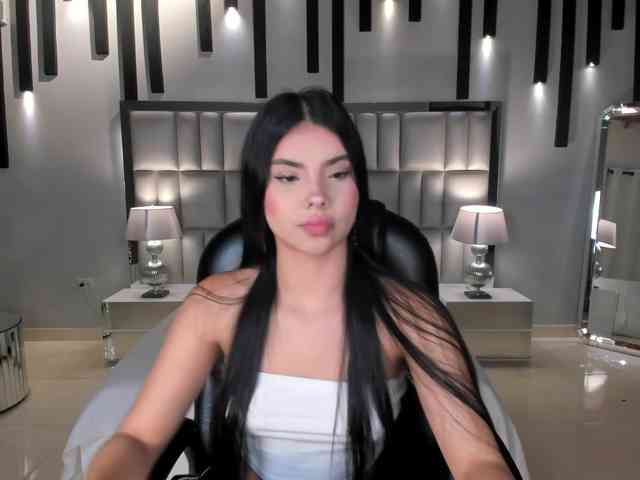 MiaLaurence MiaLaurence