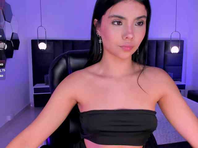 MiaLaurence
