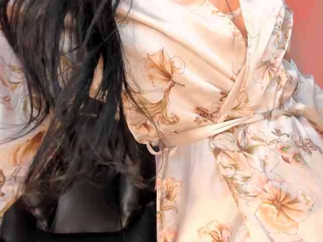 MiaLaurence