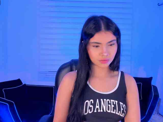 MiaLaurence