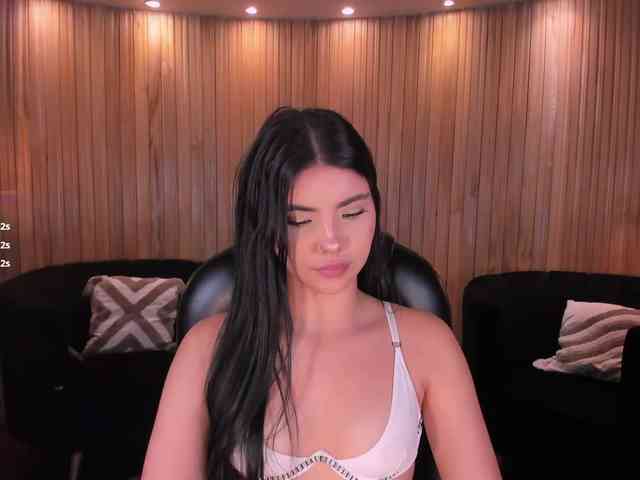 MiaLaurence