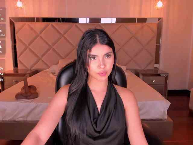 MiaLaurence